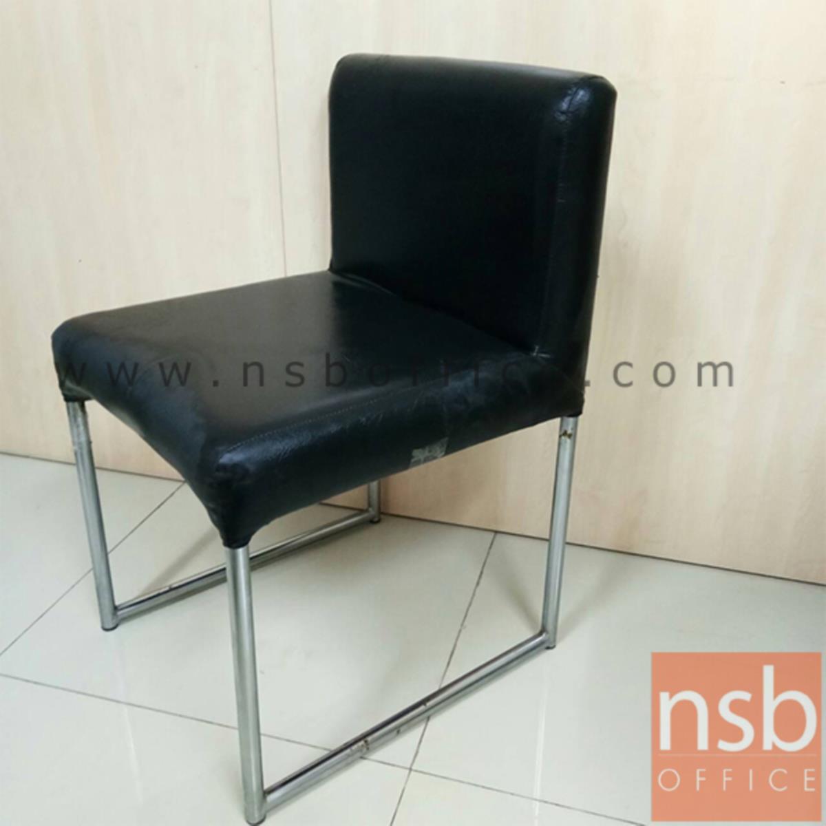 L08A081:เก้าอี้สีดำ   